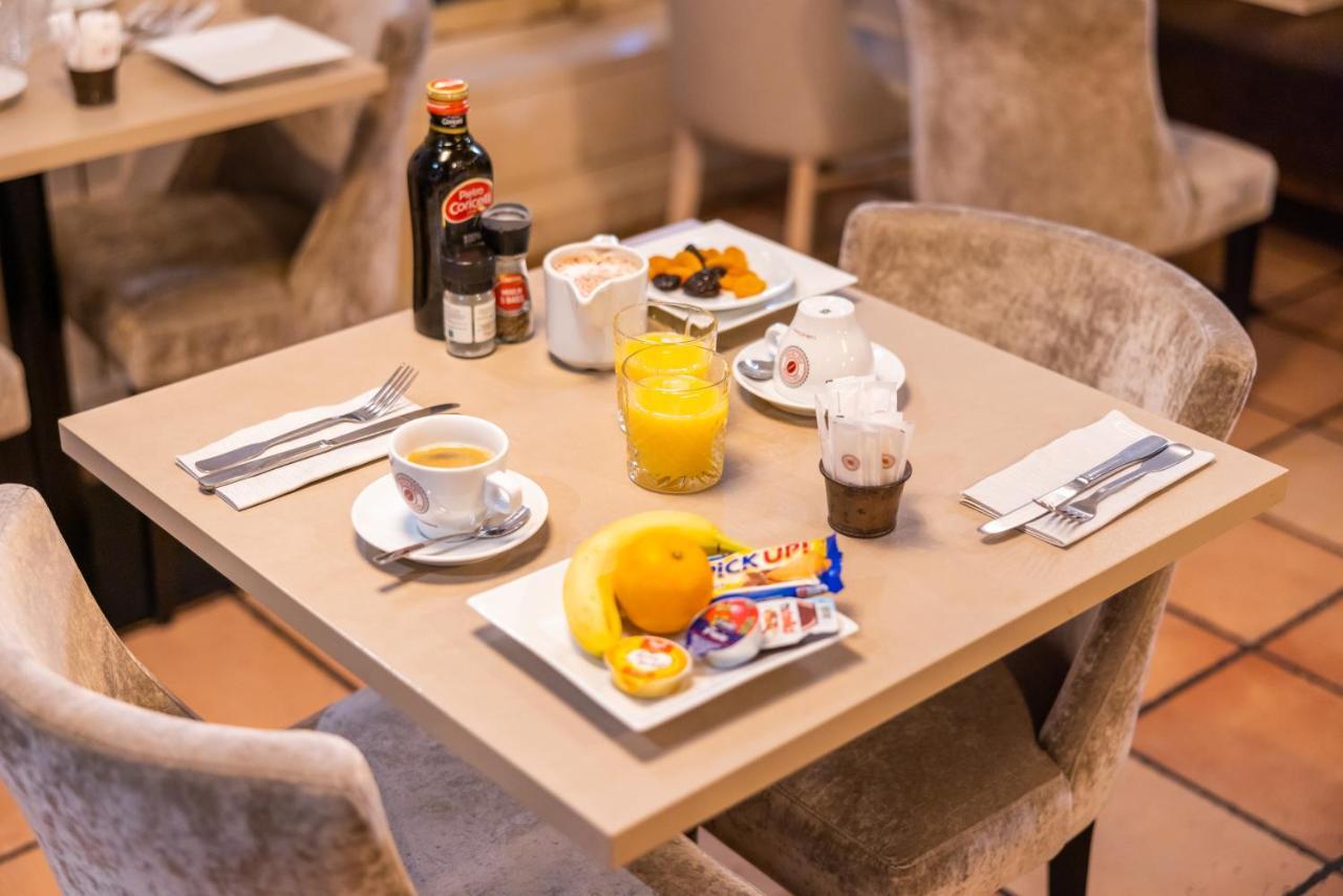 Le Relais De La Caleche Otel Le Beausset Dış mekan fotoğraf